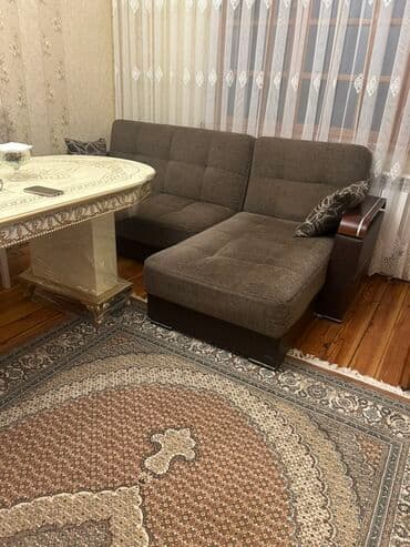 Künc divan, Parça lalafo.az -da Künc divan, Parça