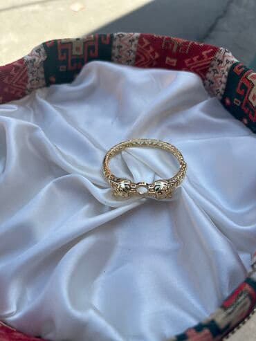 Qolda duruşu mükəmməldi😇 lalafo.az -da Qolda duruşu mükəmməldi😇