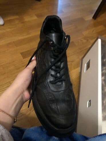 Istanbuldan bambiden alinib 43 razmer yeni lalafo.az -da Istanbuldan bambiden alinib 43 razmer yeni