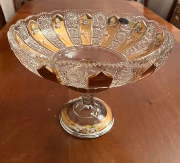 Kənatlı ayaqlı kristal meyvə/gül qabı - Material: qalın, yüksək lalafo.az -da Kənatlı ayaqlı kristal meyvə/gül qabı - Material: qalın, yüksək