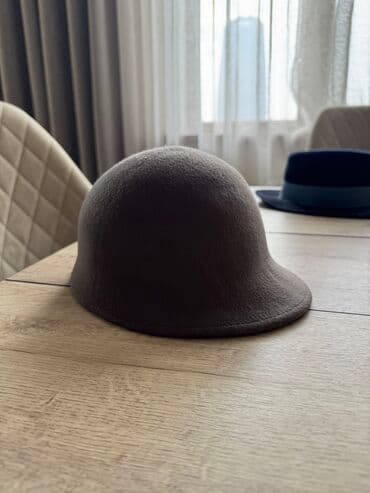 Zara papaq S ölçü. Tund boz rengdedir. temiz yundur lalafo.az -da Zara papaq S ölçü. Tund boz rengdedir. temiz yundur