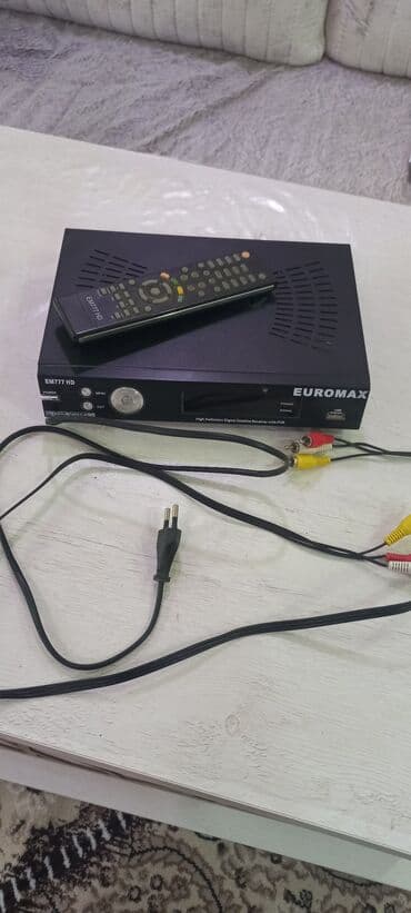 Euromax EM777 HD peyk qəbuledicisi Xüsusiyyətlər: - High Definition lalafo.az -da Euromax EM777 HD peyk qəbuledicisi Xüsusiyyətlər: - High Definition