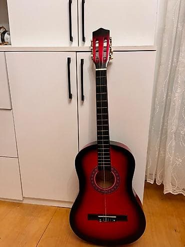Bu gitara sərbəst öyrenmek üçün nəzərdə tutulan,classic gitardır lalafo.az -da Bu gitara sərbəst öyrenmek üçün nəzərdə tutulan,classic gitardır
