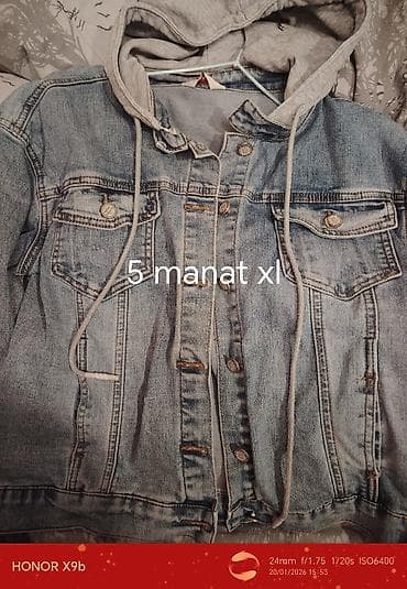 Denim ceket – kapüşonlu model - Ölçü: XL - Material: Mavi yuyulmuş at lalafo.az Denim ceket – kapüşonlu model - Ölçü: XL - Material: Mavi yuyulmuş