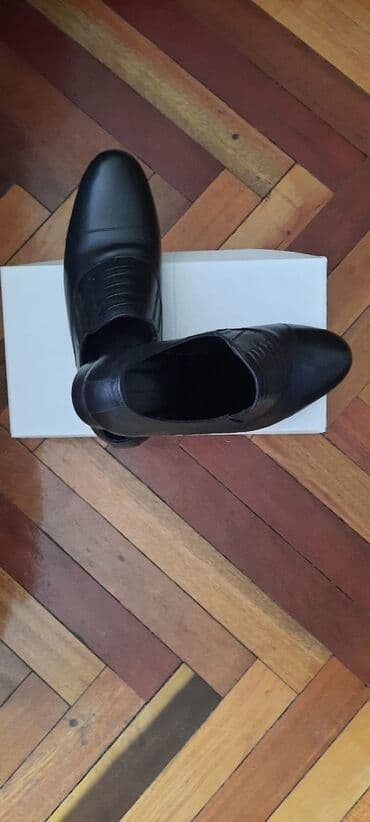 Satılır təzədir unvandan göturmə
ölçu 41 42 lalafo.az -da Satılır təzədir unvandan göturmə
ölçu 41 42