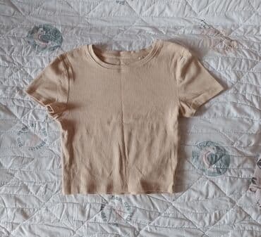 6Qısa qol qadın köynəyi - Rəng: bej - Modell: düz, qısa kəsim (crop lalafo.az -da 6Qısa qol qadın köynəyi - Rəng: bej - Modell: düz, qısa kəsim (crop