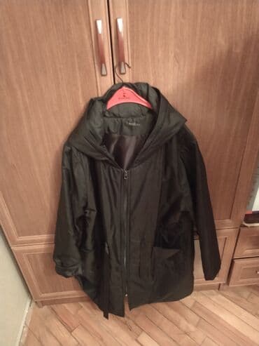 Qara rəngli kapüşonlu qadın/kisi küləkkeçirməz kurtka - Rəng: tünd lalafo.az -da Qara rəngli kapüşonlu qadın/kisi küləkkeçirməz kurtka - Rəng: tünd