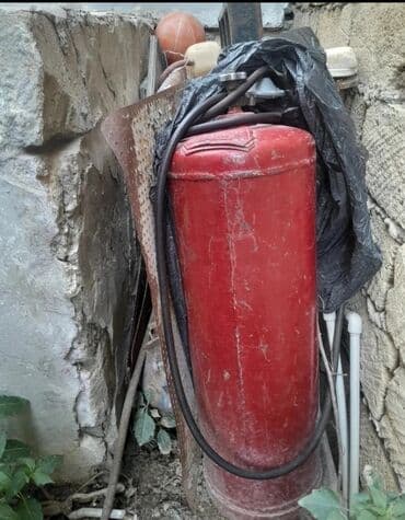 Məhsul: Qaz balonu komplekti Təsvir: - Şaquli tip qırmızı metal qaz lalafo.az -da Məhsul: Qaz balonu komplekti Təsvir: - Şaquli tip qırmızı metal qaz