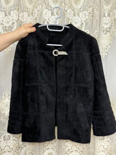 Həm s həm m razmer rahat geyinə biləcək qara jaket Ziyafət geyimi lalafo.az -da Həm s həm m razmer rahat geyinə biləcək qara jaket Ziyafət geyimi