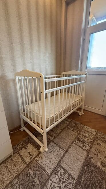 Oğlan və qız üçün, Dördbucaq, Beşik, Dəstsiz, Matras ilə, Yellənmə mexanizmsiz lalafo.az -da Oğlan və qız üçün, Dördbucaq, Beşik, Dəstsiz, Matras ilə, Yellənmə mexanizmsiz