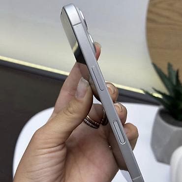 IPhone 16, 128 GB, Ağ, Zəmanət, Simsiz şarj, Face ID lalafo.az -da IPhone 16, 128 GB, Ağ, Zəmanət, Simsiz şarj, Face ID