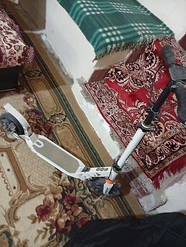 Şəhər içi rahat hərəkət üçün qatlanan skuter. - Rəng: ağ gövdə, qara lalafo.az -da Şəhər içi rahat hərəkət üçün qatlanan skuter. - Rəng: ağ gövdə, qara