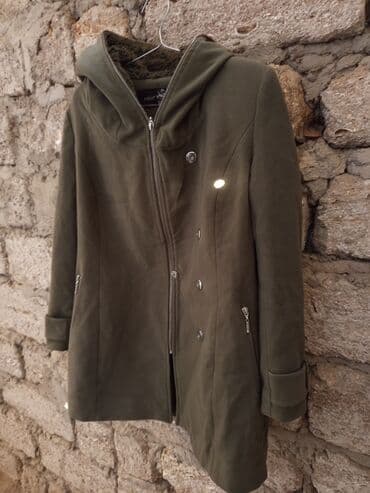 Qadın kapşonlu palto – zeytun-yaşıl rəng - Brend: Robin (etiketdə lalafo.az -da Qadın kapşonlu palto – zeytun-yaşıl rəng - Brend: Robin (etiketdə