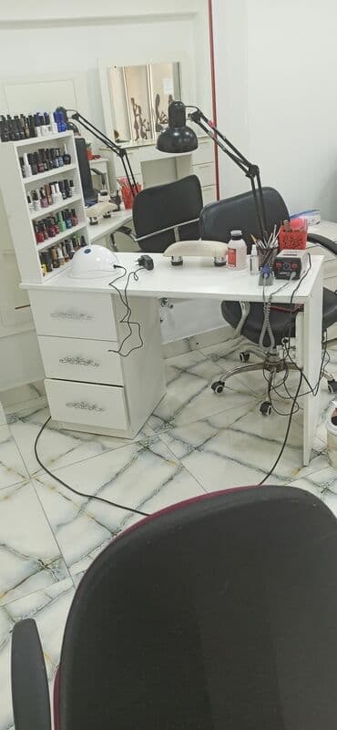 İşlənmiş, Manikür üçün masa, Güzgüsüz lalafo.az -da İşlənmiş, Manikür üçün masa, Güzgüsüz