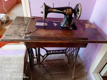 Məhsul: Singer ayaq pedallı tikiş maşını və taxta masa-stend Təsvir lalafo.az -da Məhsul: Singer ayaq pedallı tikiş maşını və taxta masa-stend Təsvir