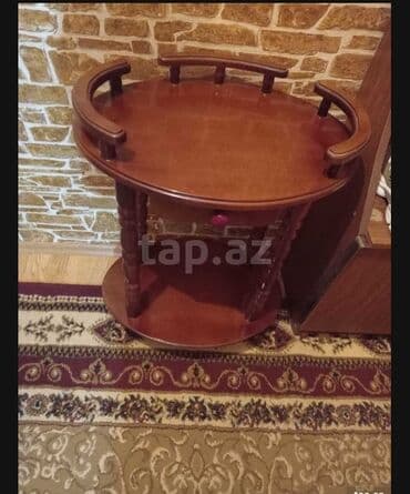 Jurnal masası, İşlənmiş, Açılmayan, Taxta, Yumru masa lalafo.az -da Jurnal masası, İşlənmiş, Açılmayan, Taxta, Yumru masa