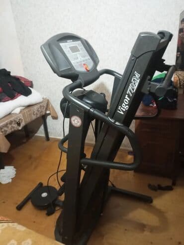 Qara rəngdə, Vigor 7705M markalı qaçış trenajoru. Üzərində idman lalafo.az -da — 2 Qara rəngdə, Vigor 7705M markalı qaçış trenajoru. Üzərində idman — 2