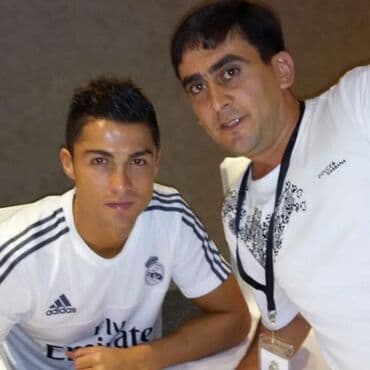 Foto kolleksiya – Real Madrid futbolçularının imza-sessiyası lalafo.az -da Foto kolleksiya – Real Madrid futbolçularının imza-sessiyası