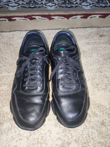 Məhsul: Qara dəri idman üslublu ayaqqabı Təsvir: - Material: Yuxarı lalafo.az -da Məhsul: Qara dəri idman üslublu ayaqqabı Təsvir: - Material: Yuxarı