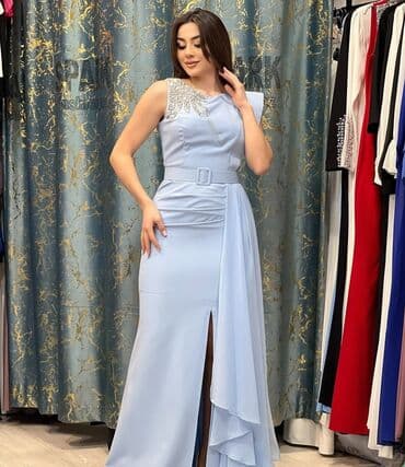 Zərif açıq mavi rəngdə ziyafət/libas - Siluet: bədənə oturan uzun lalafo.az -da Zərif açıq mavi rəngdə ziyafət/libas - Siluet: bədənə oturan uzun