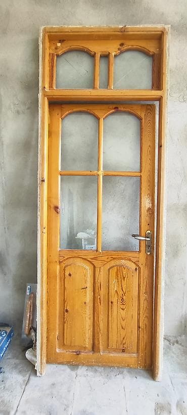 Перила: Taxta şüşəli qapı dəsti - Material: təbii ağac (laklı), şüşə panellər at lalafo.az — 3 Перила: Taxta şüşəli qapı dəsti - Material: təbii ağac (laklı), şüşə panellər — 3