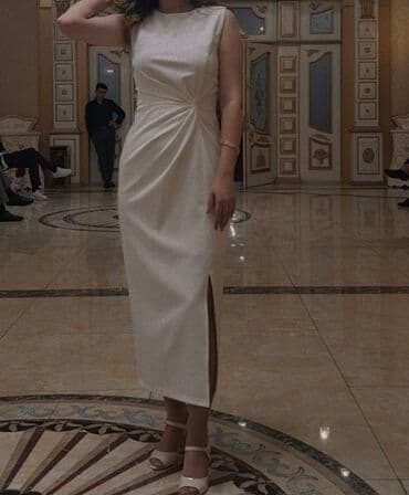 Zərif axşam/ziyafət donu - Rəng: südlü ağ, açıq şampan tonuna yaxın - lalafo.az -da Zərif axşam/ziyafət donu - Rəng: südlü ağ, açıq şampan tonuna yaxın -