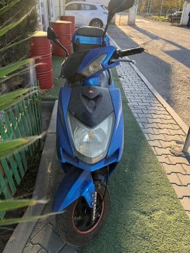 Şəhər içi rahat və qənaətcil minik üçün mavi rəngli benzinli skuter lalafo.az -da Şəhər içi rahat və qənaətcil minik üçün mavi rəngli benzinli skuter