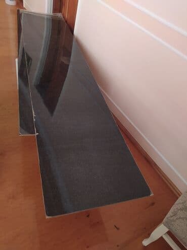 Salam mebel ustucun eladi ustunde plonkasi var yenidi 3 metir biri lalafo.az -da Salam mebel ustucun eladi ustunde plonkasi var yenidi 3 metir biri