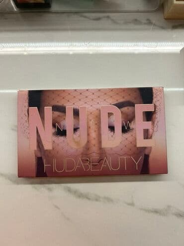 Göz kölgələri, Huda Beauty, İşlənmiş, Ünvandan götürmə lalafo.az -da Göz kölgələri, Huda Beauty, İşlənmiş, Ünvandan götürmə