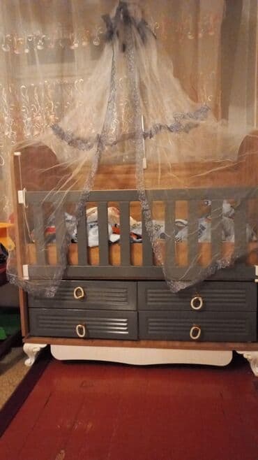 Oğlan və qız üçün, İşlənmiş, Dördbucaq, Beşik, Dəstsiz, Matrassız, Yellənmə mexanizm ilə lalafo.az -da Oğlan və qız üçün, İşlənmiş, Dördbucaq, Beşik, Dəstsiz, Matrassız, Yellənmə mexanizm ilə