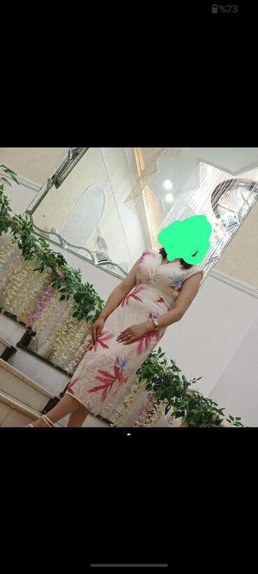 Zərif qadın donu - Model: dizdən aşağı midi uzunluq, qolsuz-kapuşon lalafo.az -da Zərif qadın donu - Model: dizdən aşağı midi uzunluq, qolsuz-kapuşon