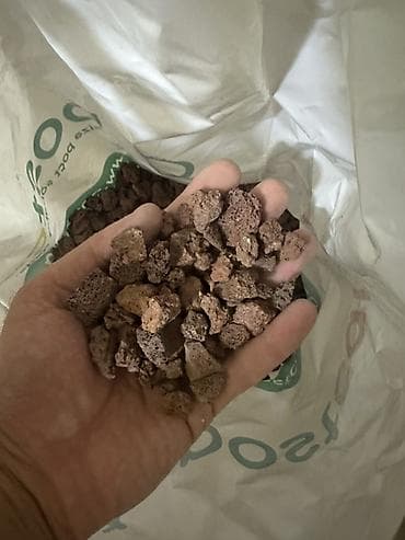 Vulkanik daş, lava qırığı. Akvarium üçün ideal. 3kq lalafo.az -da Vulkanik daş, lava qırığı. Akvarium üçün ideal. 3kq