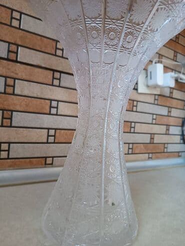 Temiz Tom Xrustal Guldan. 130manat. 35sm. Unvan Bine qes. Agzinin lalafo.az -da Temiz Tom Xrustal Guldan. 130manat. 35sm. Unvan Bine qes. Agzinin