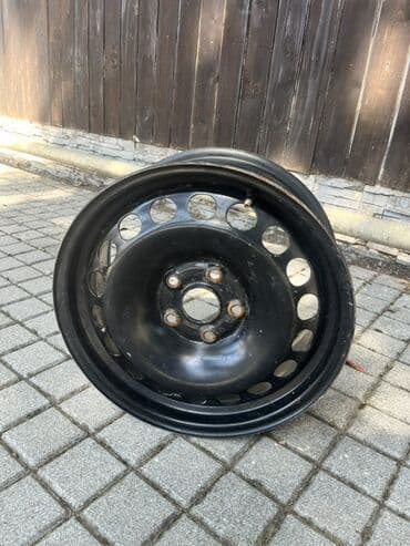 Avtomobillər üçün nəzərdə tutulmuş qara rəngli polad təkər diski. Bu lalafo.az -da Avtomobillər üçün nəzərdə tutulmuş qara rəngli polad təkər diski. Bu