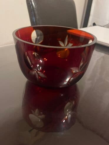 2 ədəd . Qırmızı büllur dekorativ kasa - Material: qalın şüşə/büllur lalafo.az -da 2 ədəd . Qırmızı büllur dekorativ kasa - Material: qalın şüşə/büllur