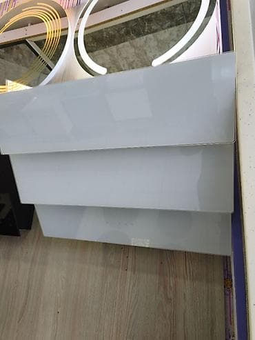 Mətbəx üçün şüşə panel tipli divar asılqan/raf sistemi. - Üç qatlı lalafo.az -da Mətbəx üçün şüşə panel tipli divar asılqan/raf sistemi. - Üç qatlı