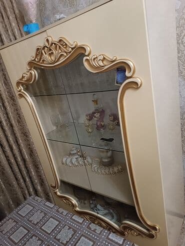 Стеклянная витрина-шкаф, Платная доставка at lalafo.az — 1 Стеклянная витрина-шкаф, Платная доставка — 1