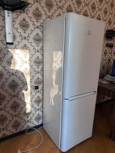 İşlənmiş 2 qapılı Indesit Soyuducu Satılır, rəng - Ağ lalafo.az -da İşlənmiş 2 qapılı Indesit Soyuducu Satılır, rəng - Ağ