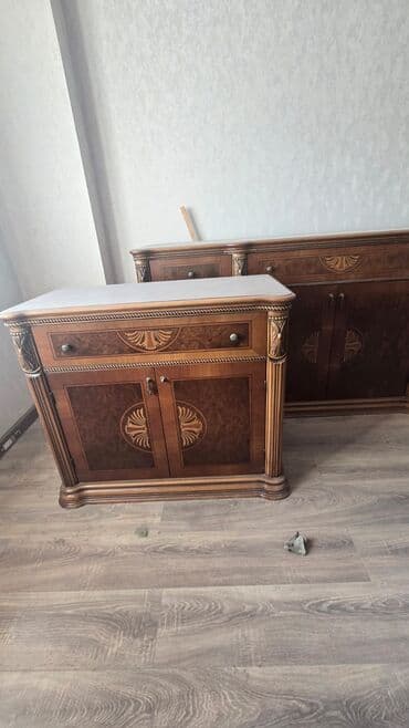 Klassik yemək otağı mebel dəsti Tərkibi: - Oval, açılıb-bağlanan lalafo.az -da Klassik yemək otağı mebel dəsti Tərkibi: - Oval, açılıb-bağlanan