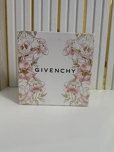 Givenchy, Lancôme və Giorgio Armani brendlərindən qadın ətir dəstləri lalafo.az -da Givenchy, Lancôme və Giorgio Armani brendlərindən qadın ətir dəstləri