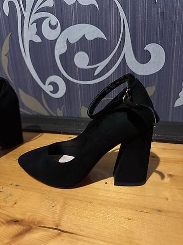 Tuflilər, Ölçü: 36, rəng - Qara, İşlənmiş lalafo.az -da Tuflilər, Ölçü: 36, rəng - Qara, İşlənmiş