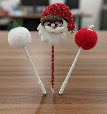 Wekilde gorduyunuz yeni il aksesuarli qelemler. Her biri yenidir. Bir lalafo.az -da Wekilde gorduyunuz yeni il aksesuarli qelemler. Her biri yenidir. Bir