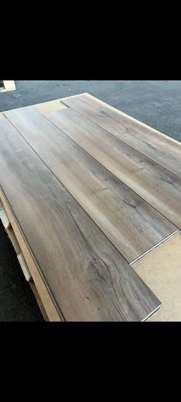 Крепежные изделия: Məhsul: Taxta teksturalı laminat döşəmə panelləri - Rəng/naxış: Təbii at lalafo.az — 1 Крепежные изделия: Məhsul: Taxta teksturalı laminat döşəmə panelləri - Rəng/naxış: Təbii — 1