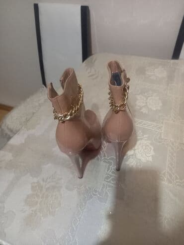 Qadınlar üçün dəbli botilər - Model: Platformalı incə uzun dabanlı lalafo.az -da Qadınlar üçün dəbli botilər - Model: Platformalı incə uzun dabanlı