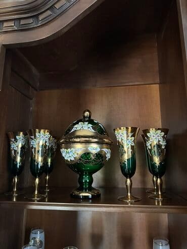 Bohem tipli dekorativ şüşə dəst - Rəng: zümrüd yaşıl və qızılı - lalafo.az -da Bohem tipli dekorativ şüşə dəst - Rəng: zümrüd yaşıl və qızılı -