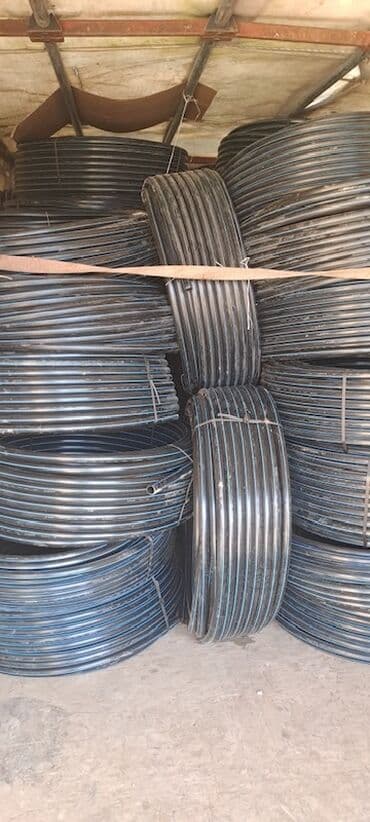 50 lik demir boru: Qara rəngdə, mavi zolaqlı, polietilen materialdan hazırlanmış su lalafo.az -da — 4 50 lik demir boru: Qara rəngdə, mavi zolaqlı, polietilen materialdan hazırlanmış su — 4