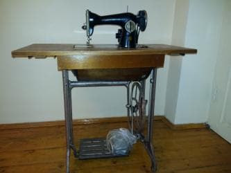 50 ci illrin pedalli Podolsk tikis masinidir. Tam işlək lalafo.az -da 50 ci illrin pedalli Podolsk tikis masinidir. Tam işlək