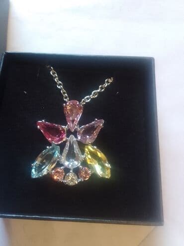 Цепочки: Swarovski Elements asıllı boyunbağı - Dizayn: Mələk siluetli asma - at lalafo.az — 2 Цепочки: Swarovski Elements asıllı boyunbağı - Dizayn: Mələk siluetli asma - — 2