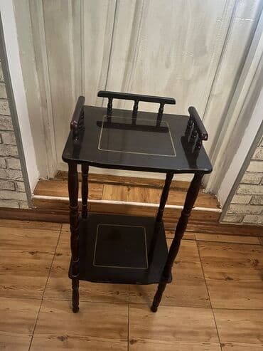 🪑 Retro üslubda 2 mərtəbəli dekorativ stol – Satılır! Ev dekorunuza lalafo.az -da 🪑 Retro üslubda 2 mərtəbəli dekorativ stol – Satılır! Ev dekorunuza