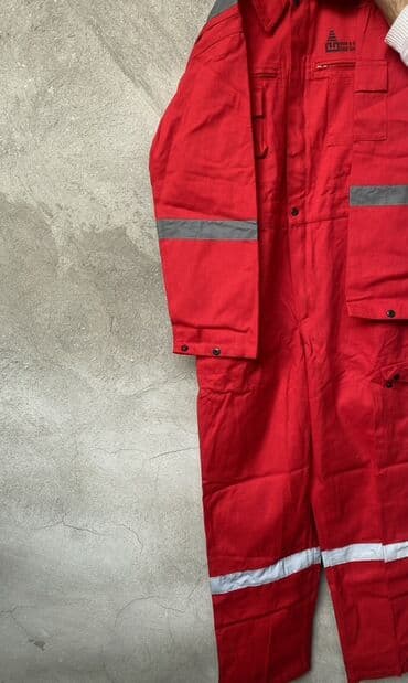 Qırmızı rəngli iş geyimi dəsti – kombinezon və qışlıq iş gödəkçəsi - lalafo.az -da Qırmızı rəngli iş geyimi dəsti – kombinezon və qışlıq iş gödəkçəsi -